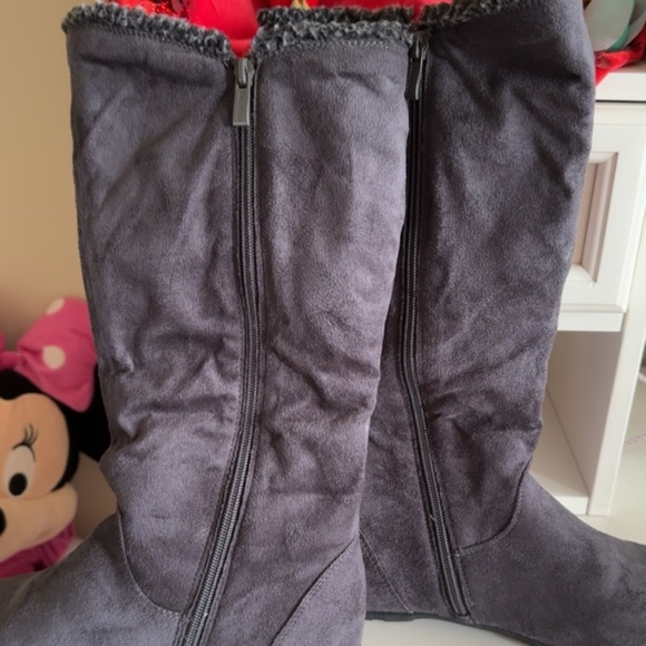 Boots - Picture 1 of 2